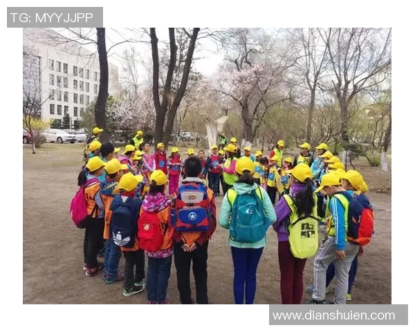 红队在对阵中国香港的精彩比赛录像回顾与分析